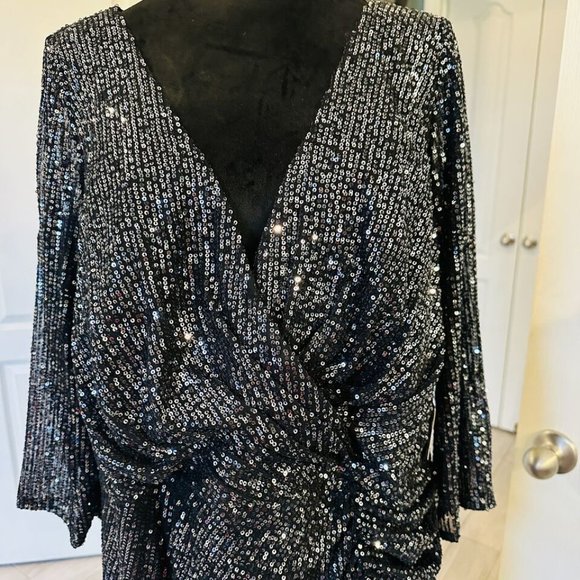 IEENA Mac Duggal black sequin v neckline faux wrap cocktail gown dress size 10 - Picture 4 of 7